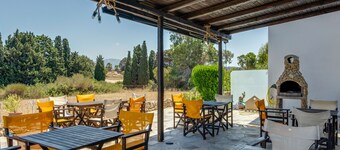 Bed and Breakfast 'Ilios and Irene  9' with Shared Terrace, Wi-Fi and Air Conditioning