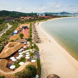 Private beach nearby, white sand, free beach shuttle, 2 beach bars
