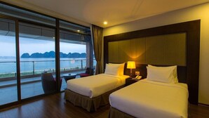Kamar Double Panorama | Meja kerja, ruang kerja ramah laptop, Wi-Fi gratis, dan seprai linen