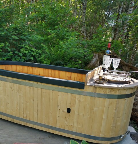 9Mile Farms Cozy Camper Close to Beaches