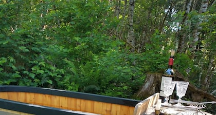 9Mile Farms Cozy Camper Close to Beaches