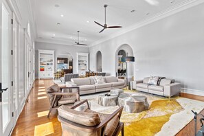 Interior - Fortaleza l Luxury 8 BR, 7,000+ sqft Palace on 3 Acres with Pickleball & Basketball Court (San Antonio)