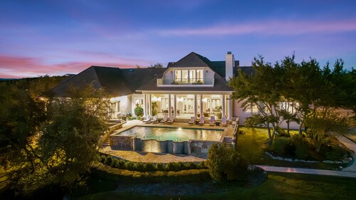 Fortaleza l Luxury 8 BR, 7,000+ sqft Palace on 3 Acres with Pickleball & Basketball Court