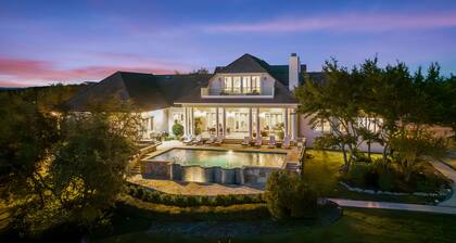 Fortaleza l Luxury 8 BR, 7,000+ sqft Palace on 3 Acres with Pickleball & Basketball Court