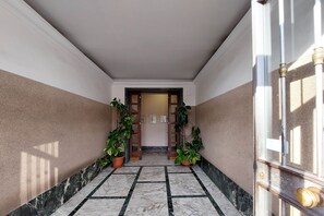 Interni