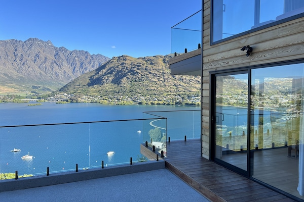 Deluxe Suite, Balcony, Lake View | Terrace/patio