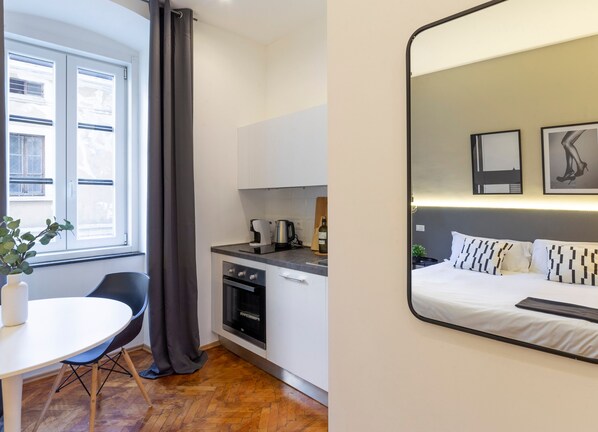City Room | Private kitchen | Fridge, oven, stovetop, coffee/tea maker