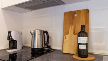 City Room | Private kitchen | Fridge, oven, stovetop, coffee/tea maker