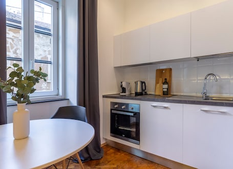 City Room | Private kitchen | Fridge, oven, stovetop, coffee/tea maker