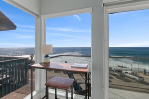 Dining - Oceanfront Penthouse on Windansea Beach w/ AC, Parking, Golf (La Jolla)