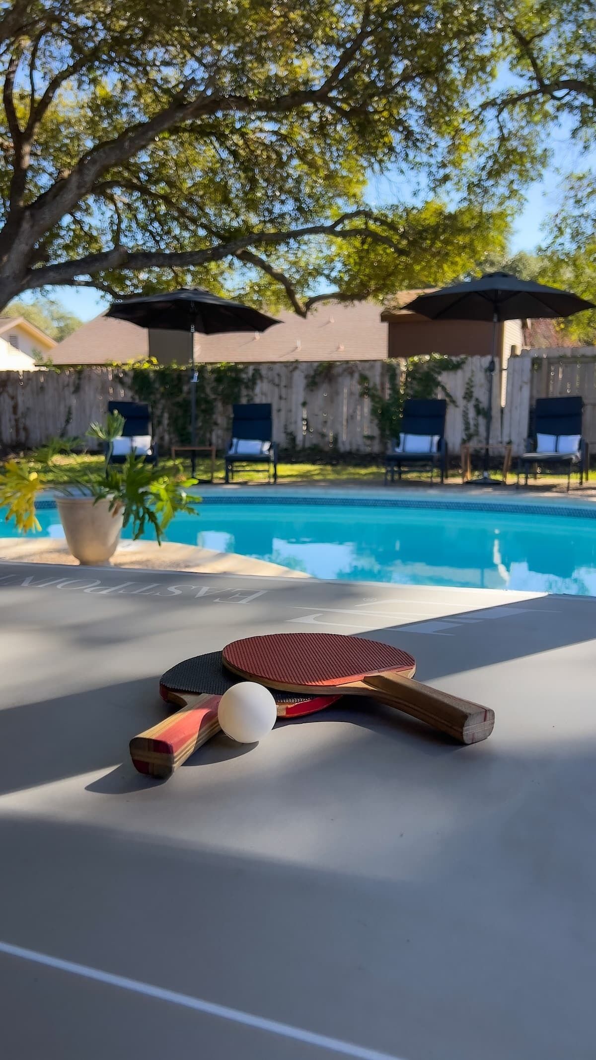 Casa Oasis: Your Exclusive Getaway with Private Pool, Home Office, and Gym.