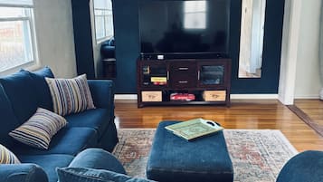 TV connectée, lecteur de DVD, baby-foot