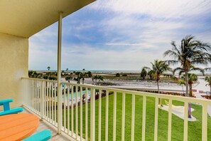 Property grounds - 🌴 South Beach Condo #304  Gulf Front Comfort for Couples or Small Families (Treasure Island)
