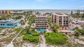 Exterior - 🌅 Gulf Views & Sunset Magic from Your Private Balcony (St Pete Beach)