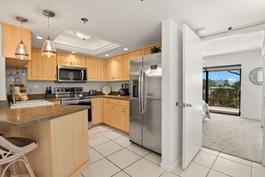 Refrigerador, microondas, horno, lavavajillas