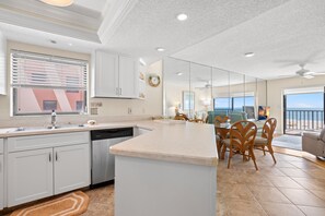 Interior - 🌊 Panoramic Gulf Views & Soothing Coastal Vibes (St Pete Beach)