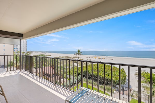 Property grounds - 🌊 Panoramic Gulf Views & Soothing Coastal Vibes (St Pete Beach)