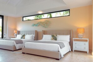 7 habitaciones, tabla de planchar con plancha, wifi y ropa de cama 