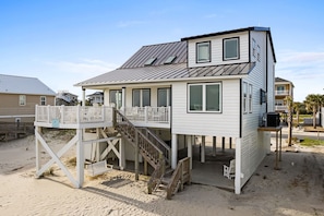 Exterior - Beachfront!! New Listing! Light & Airy Remodeled 5 Bed/3.5 Bath With Large Deck (Ocean Isle Beach)