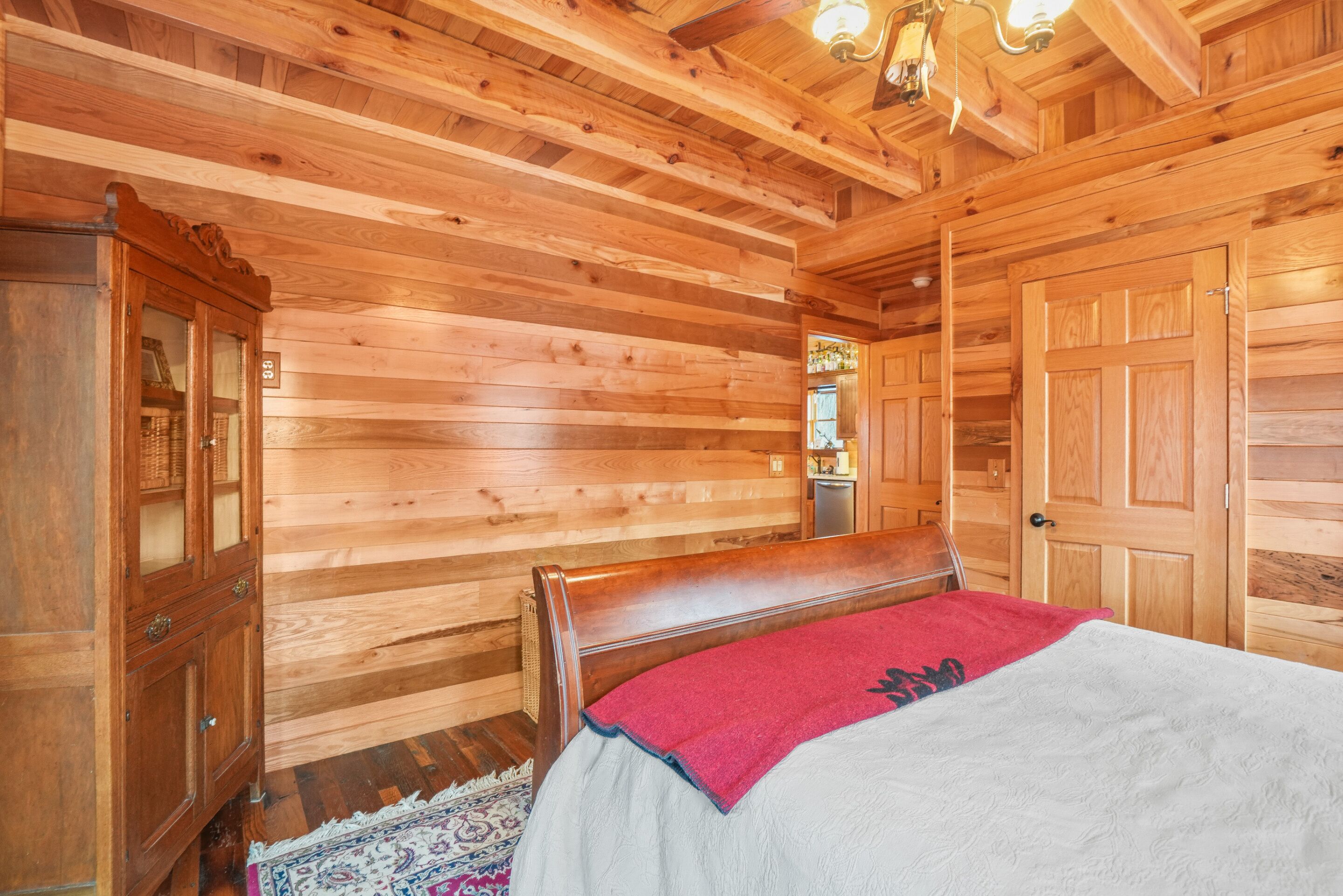 3 bedrooms, WiFi (free), bed sheets