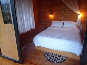 Panoramic Cabin, Balcony | Free WiFi - Villas del Rio (San Francisco)