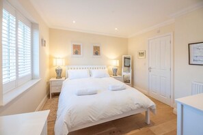 3 bedrooms, iron/ironing board, travel crib, WiFi - Fromus Rise, Saxmundham (Saxmundham)