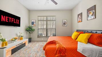 1 Schlafzimmer, Schreibtisch, Bügeleisen/Bügelbrett, Reisekinderbett