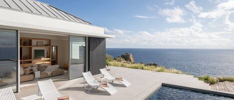 Lämmitetty uima-allas