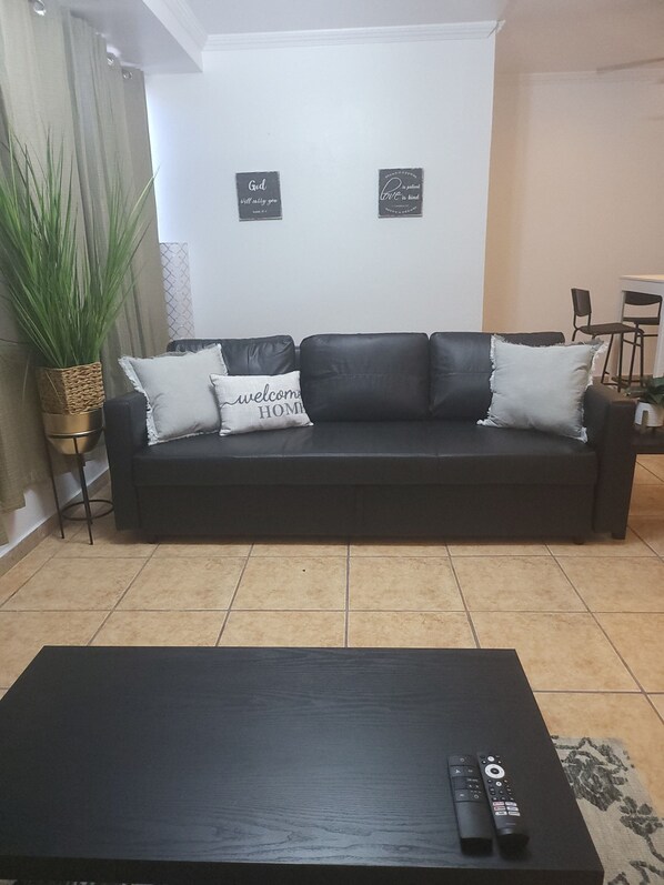 TV - Condado 2-Bedroom Apartment Near Condado Beach (San Juan)