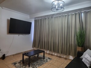 TV - Condado 2-Bedroom Apartment Near Condado Beach (San Juan)