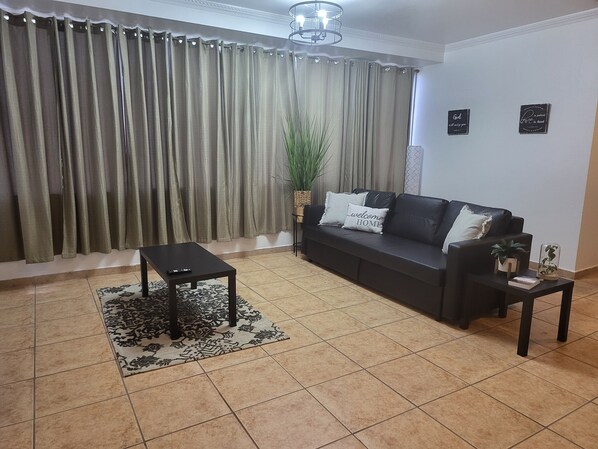 TV - Condado 2-Bedroom Apartment Near Condado Beach (San Juan)