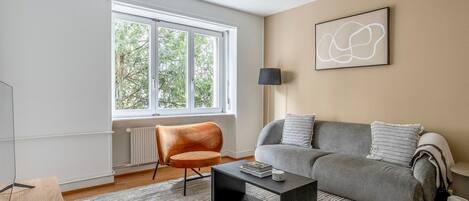 Fernseher, Stereoanlage