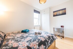 Room - Speacial Offer! Bright and Central Apt - Up to 4 (London)