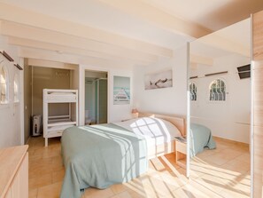 3 soveværelser, strygejern/strygebræt, Wi-Fi