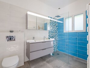 Hårtørrer, håndklæder