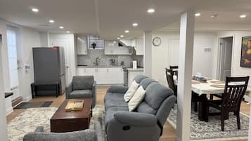 Smart TV, books, stereo