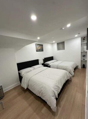 3 bedrooms, in-room safe, desk, iron/ironing board - Studio 8848 - 3 Bedroom Basement Apartment - Oasis in Suburban (Brampton)