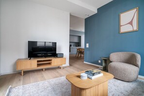 Télévision, chaîne hi-fi