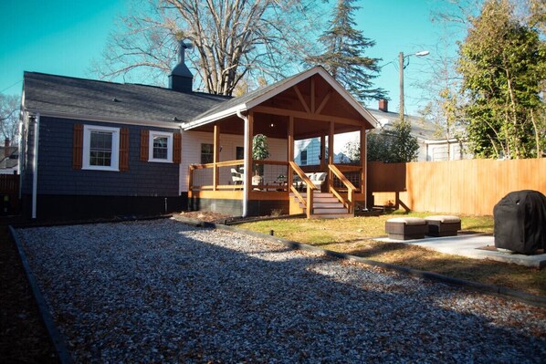 المنشأة من الخارج