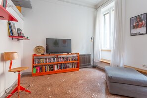 Televisión y reproductor de DVD 