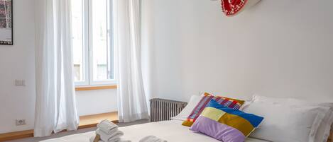 Bügeleisen/Bügelbrett, kostenloses WLAN, Bettwäsche