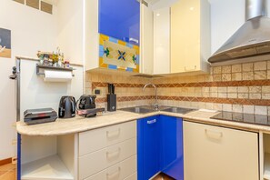 Fridge, microwave, oven, dishwasher - The Vatican Dream 3BDR (Roma)