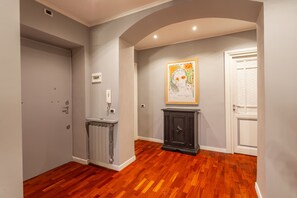 Interior - The Vatican Dream 3BDR (Roma)