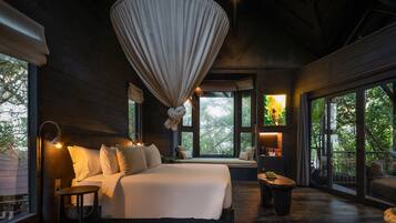 Treehouse Hideaway | 1 bedroom, minibar, in-room safe, desk