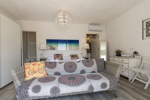 4 bedrooms, free WiFi, bed sheets