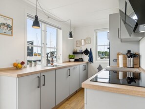 Refrigerador, microondas, horno y lavavajillas 
