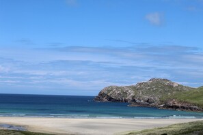 Beach - Dog friendly 6- Bedroom House in Isle of Lewis - great for families and large groups (Isle of Lewis)