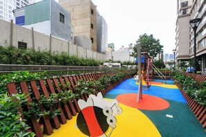 Children’s play area – outdoor