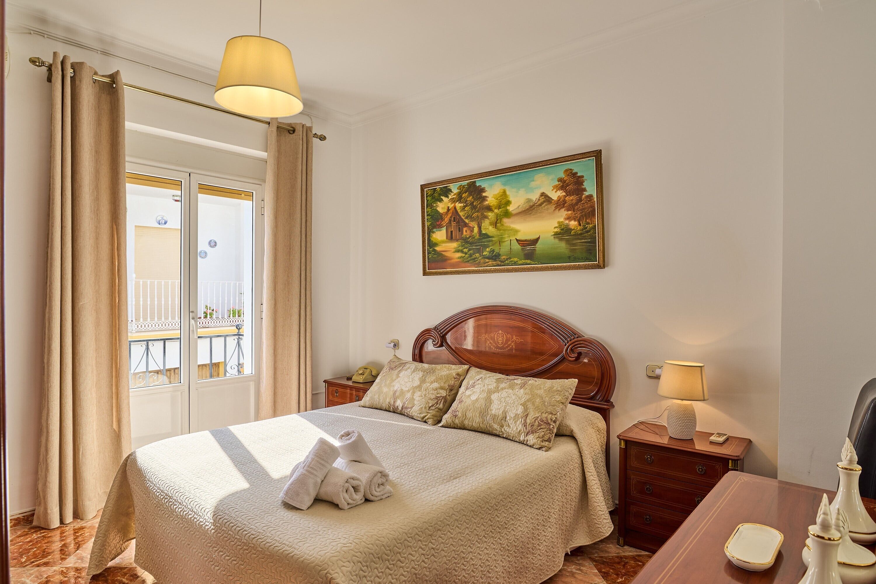 5 slaapkamers, een strijkplank/strijkijzer, gratis wifi, beddengoed