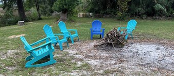 Manatee Cove on the waterway with 5 acres. Pet Friendly. 5 minutes to the beach!